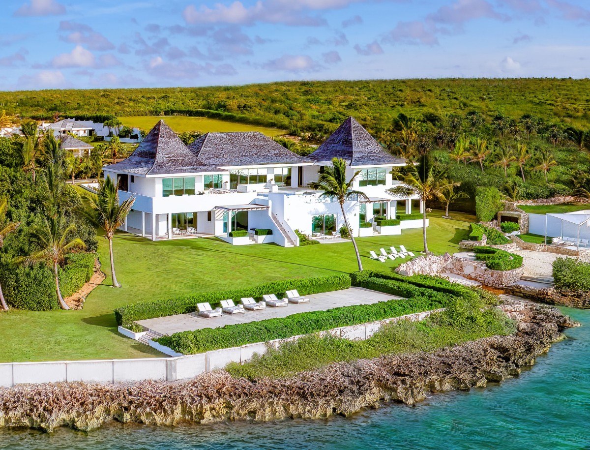 luxury villa destinations Haute Retreats